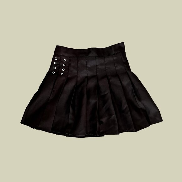 Black Pleated Mini Skirt - Picture 1 of 3